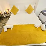 Lägenhet Charming 1br Retreat With Private Terrace Luxemburg