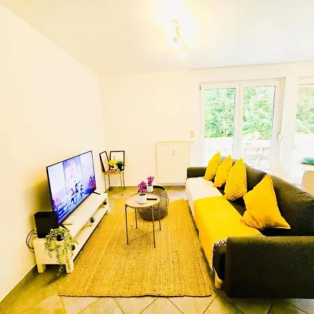 Charming 1br Retreat With Private Terrace *