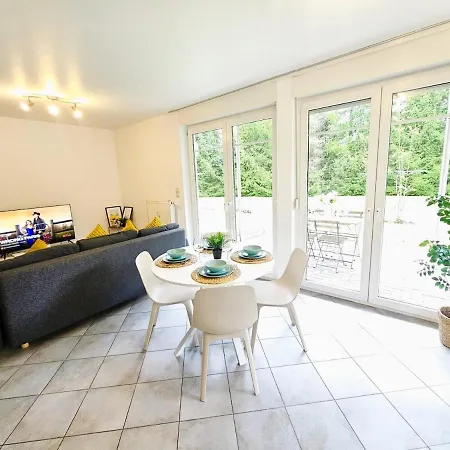 Charming 1br Retreat With Private Terrace