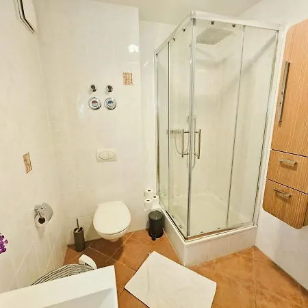 Charming 1br Retreat With Private Terrace * Lucembursko