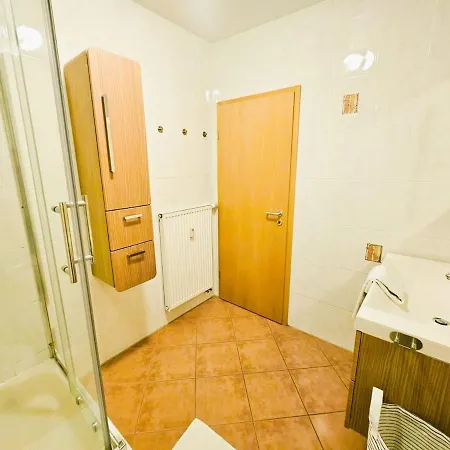 דירה Charming 1br Retreat With Private Terrace