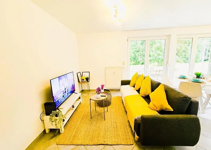 Charming 1br Retreat With Private Terrace *